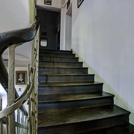 Δωμάτια σε οικογενειακή κατοικία Goscinne Rubens *